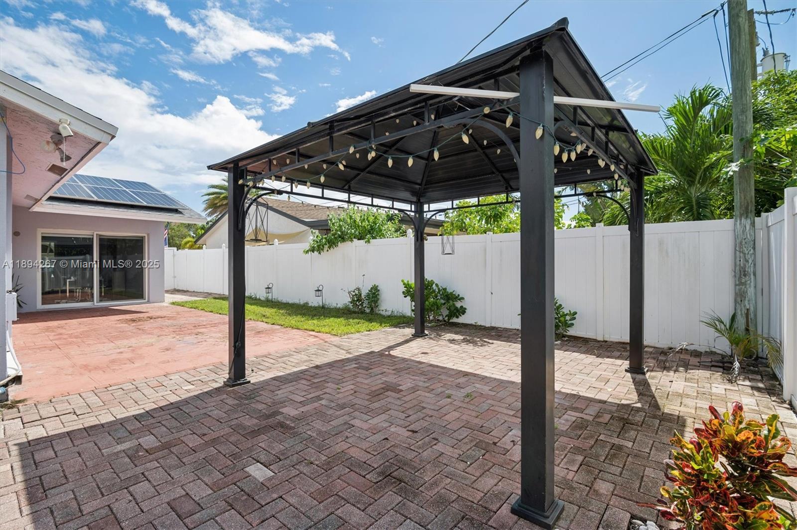 WEST DEERFIELD BEACH - Residential