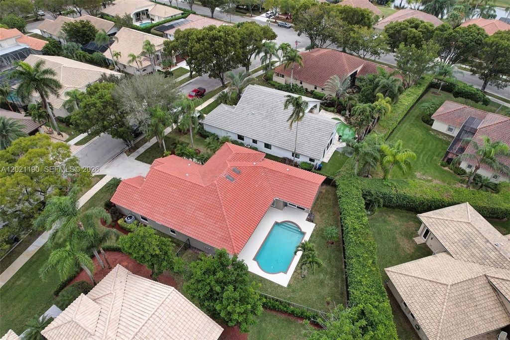 Photo of 814 Heron Rd, Weston, FL 33326 (MLS # A12021190)