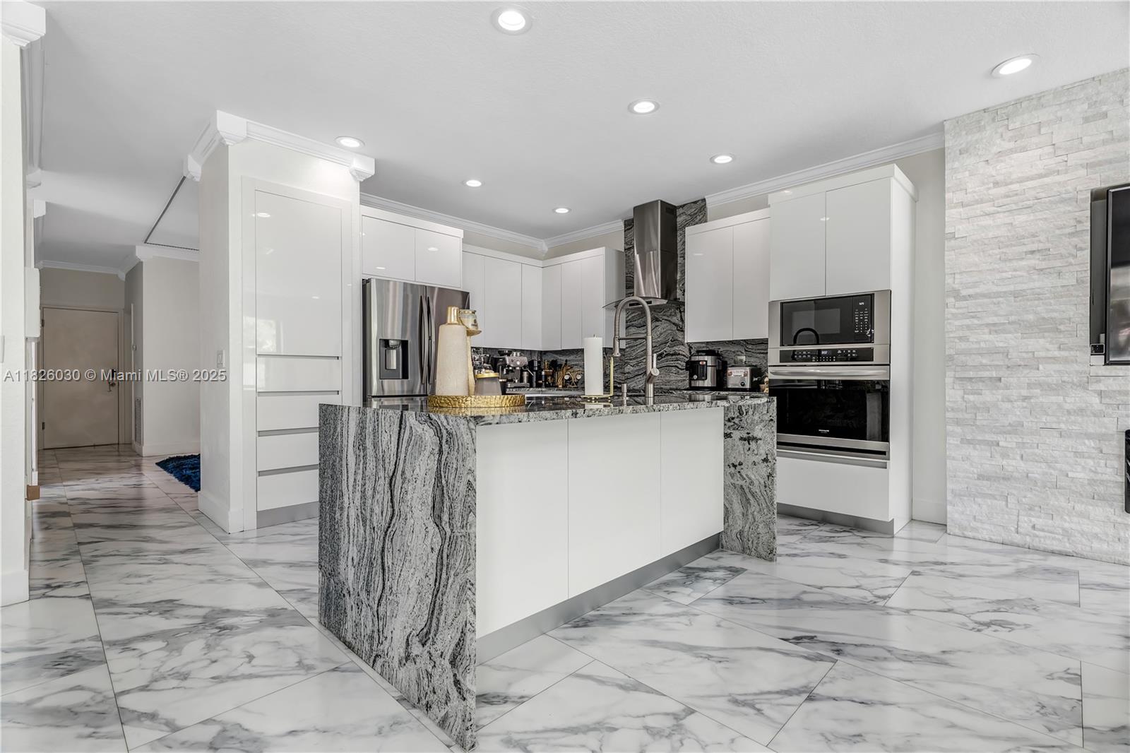 NORTH 29 ASSOC - Residential