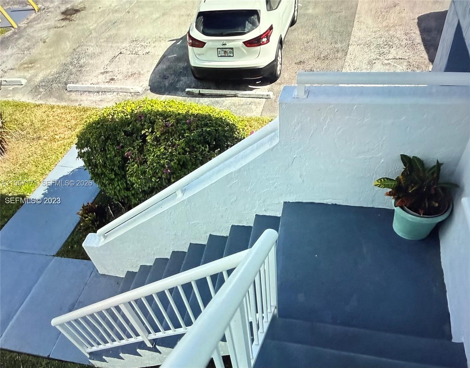 LAKE FOREST PARK CONDO VI - Residential