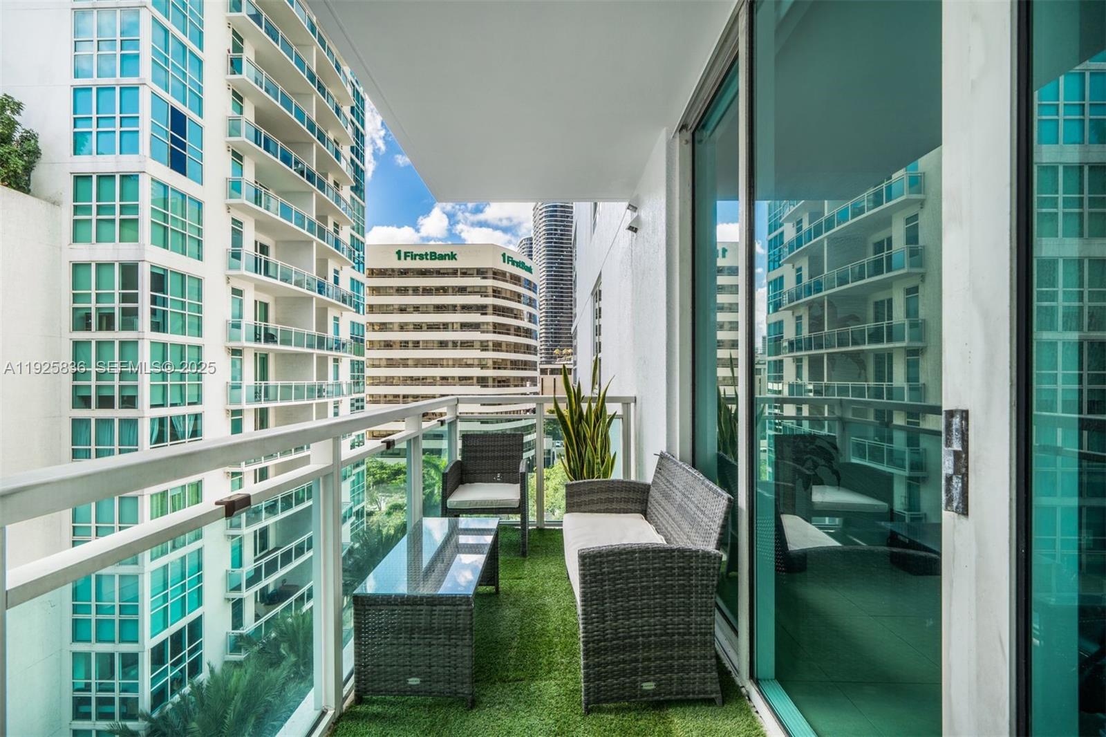 THE PLAZA 851 BRICKELL CO - Residential