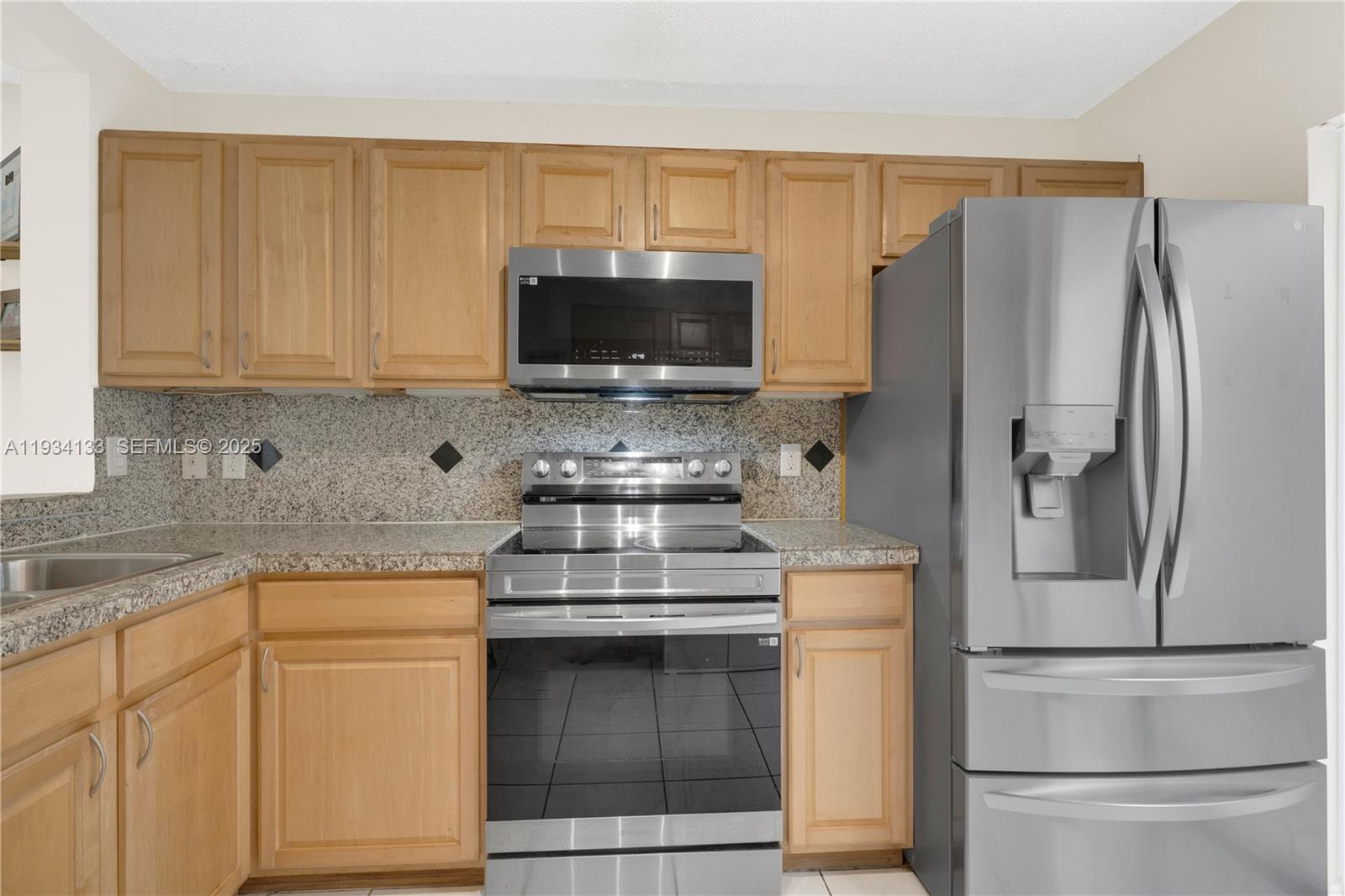 PEMBROKE LAKES SECTION EI - Residential