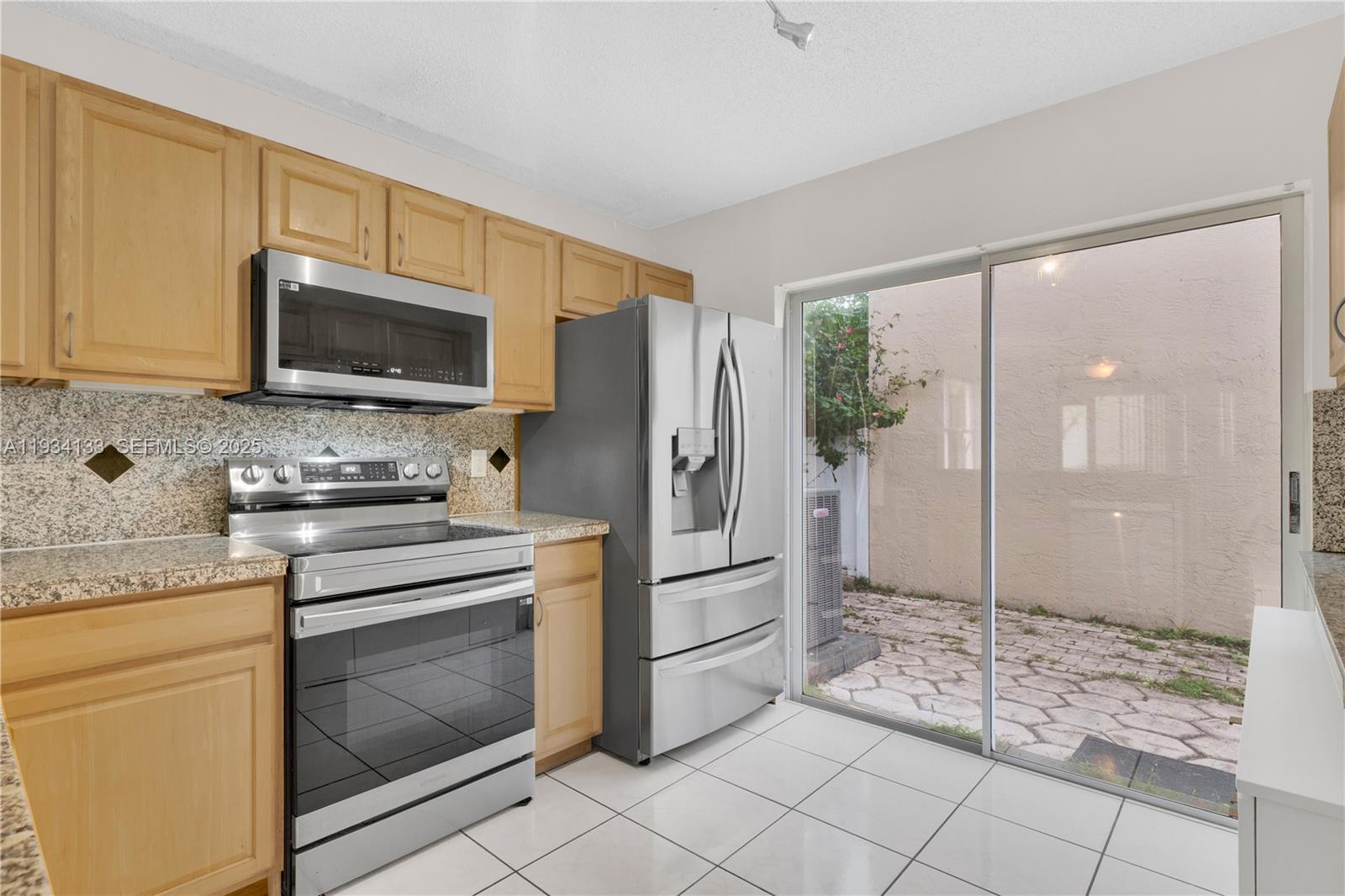 PEMBROKE LAKES SECTION EI - Residential