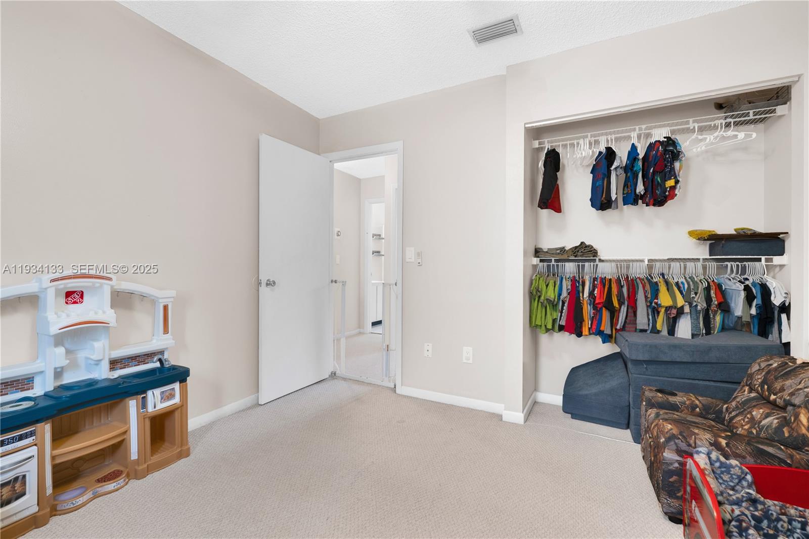 PEMBROKE LAKES SECTION EI - Residential