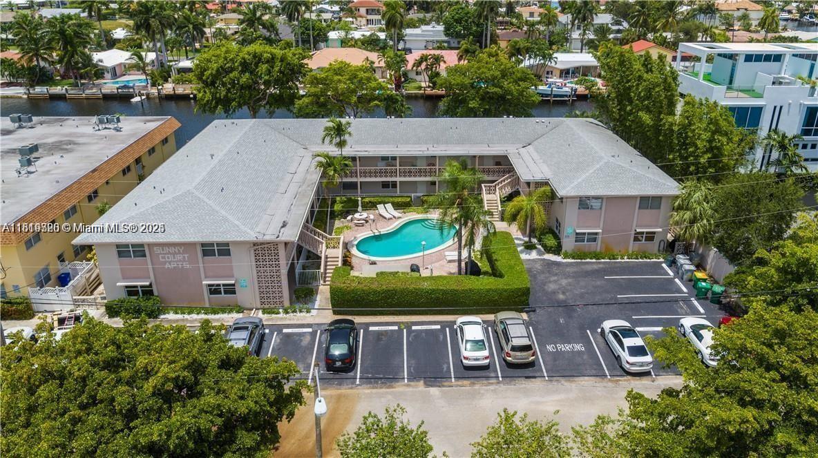 2701 Ne 1st St 203, Pompano Beach, Broward County, Florida - 2 Bedrooms  
1 Bathrooms - 