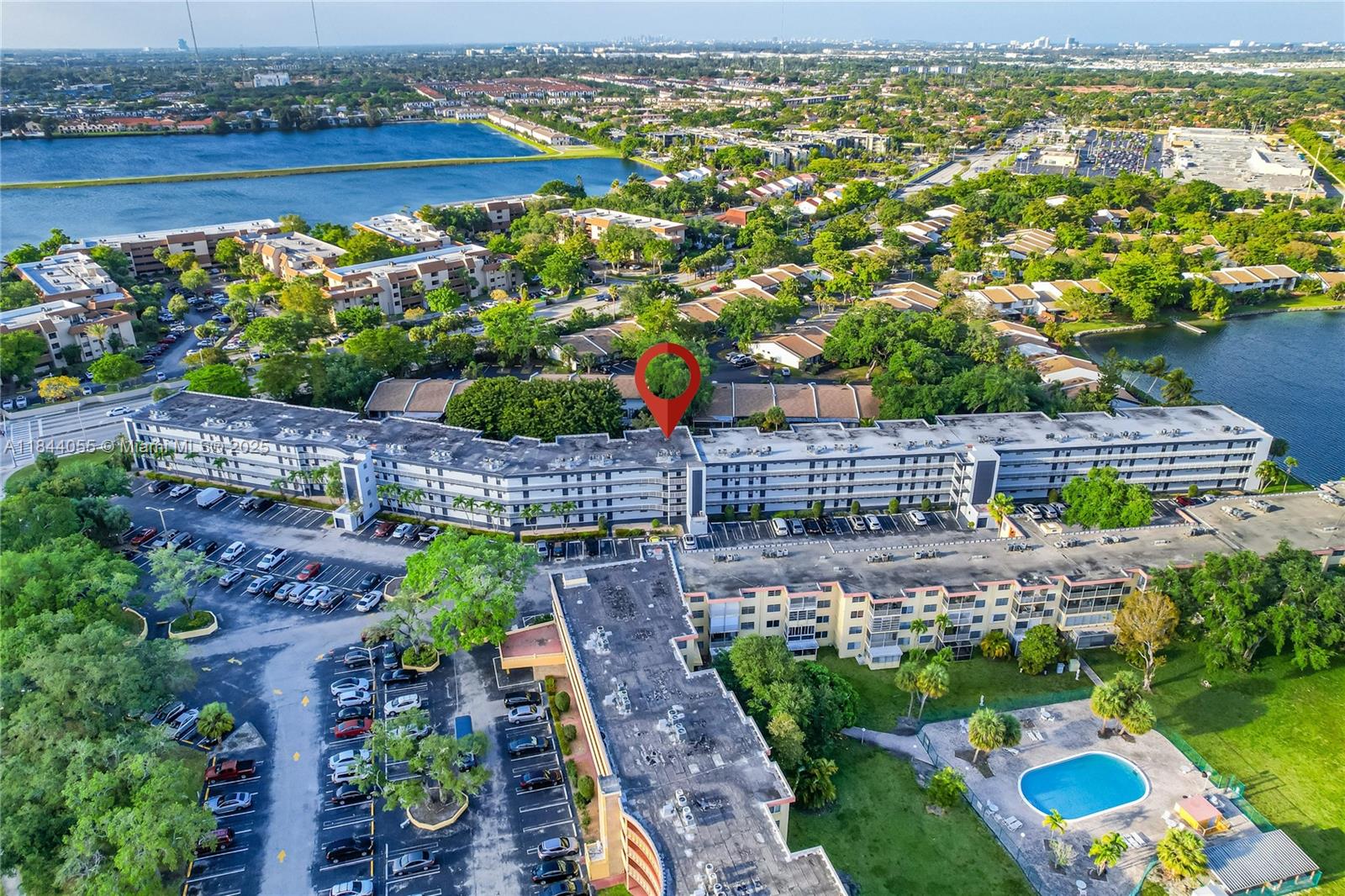 ROYAL OAKS CONDO - Residential