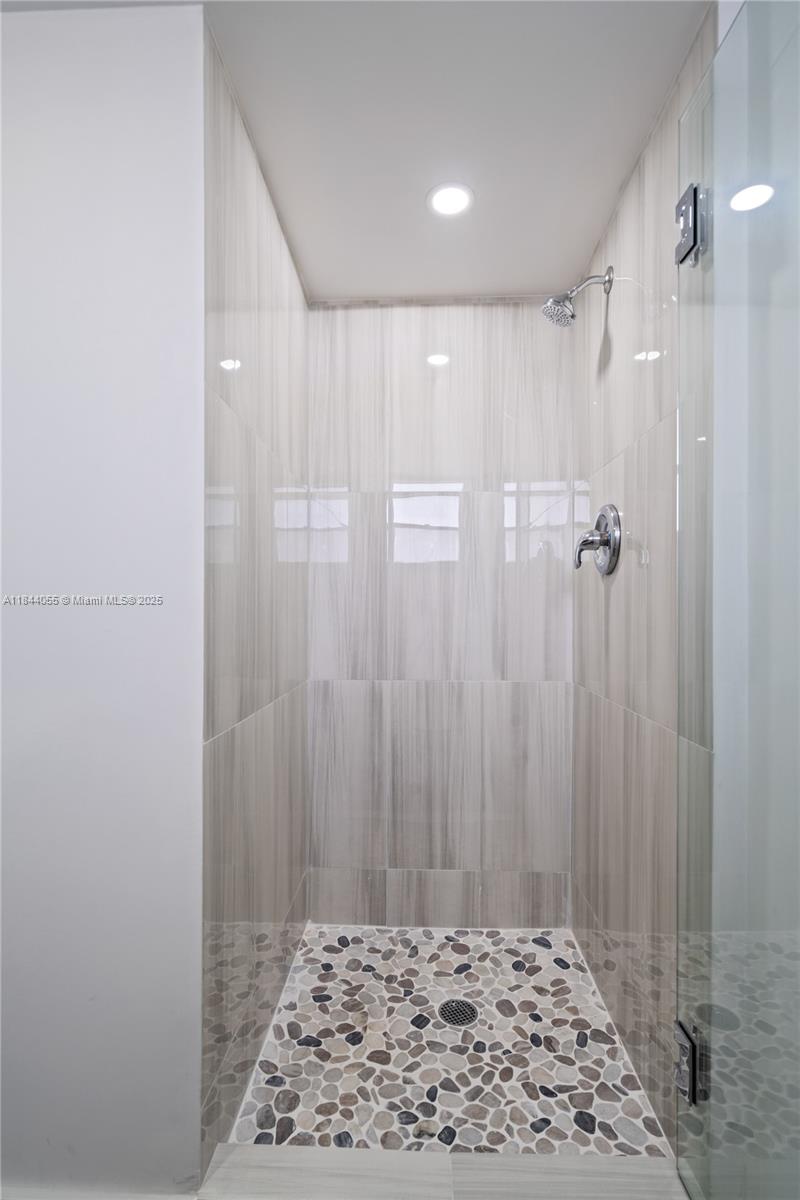 ROYAL OAKS CONDO - Residential