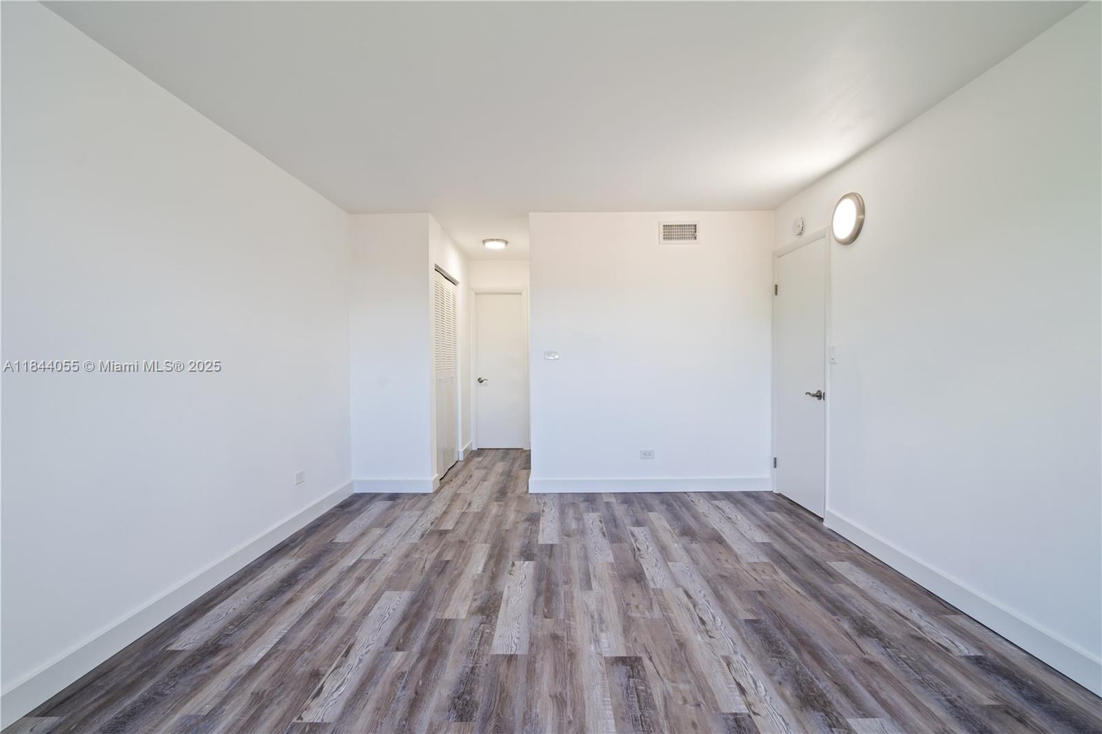 ROYAL OAKS CONDO - Residential