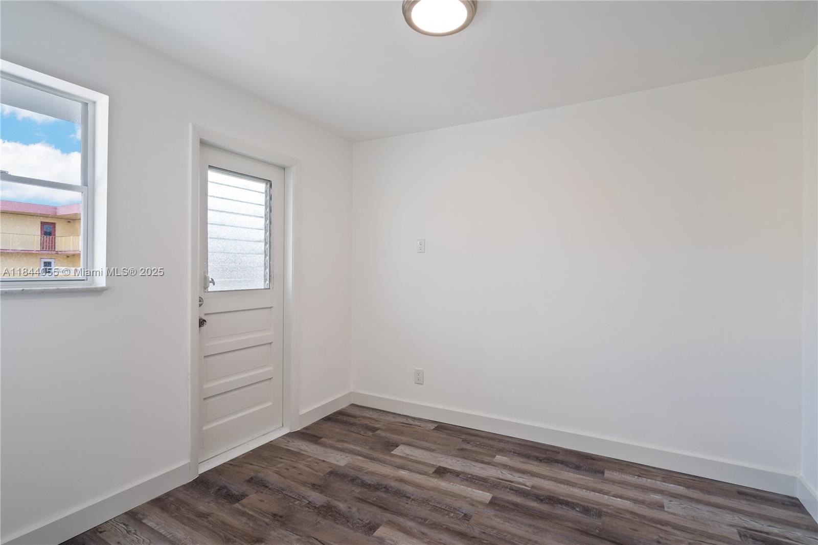 ROYAL OAKS CONDO - Residential