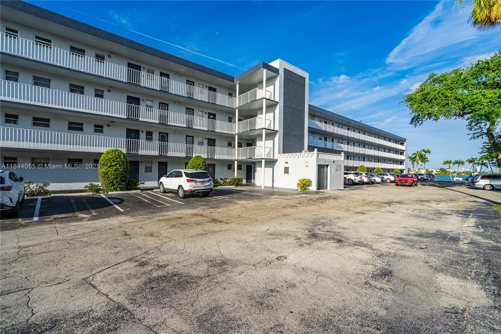 ROYAL OAKS CONDO - Residential