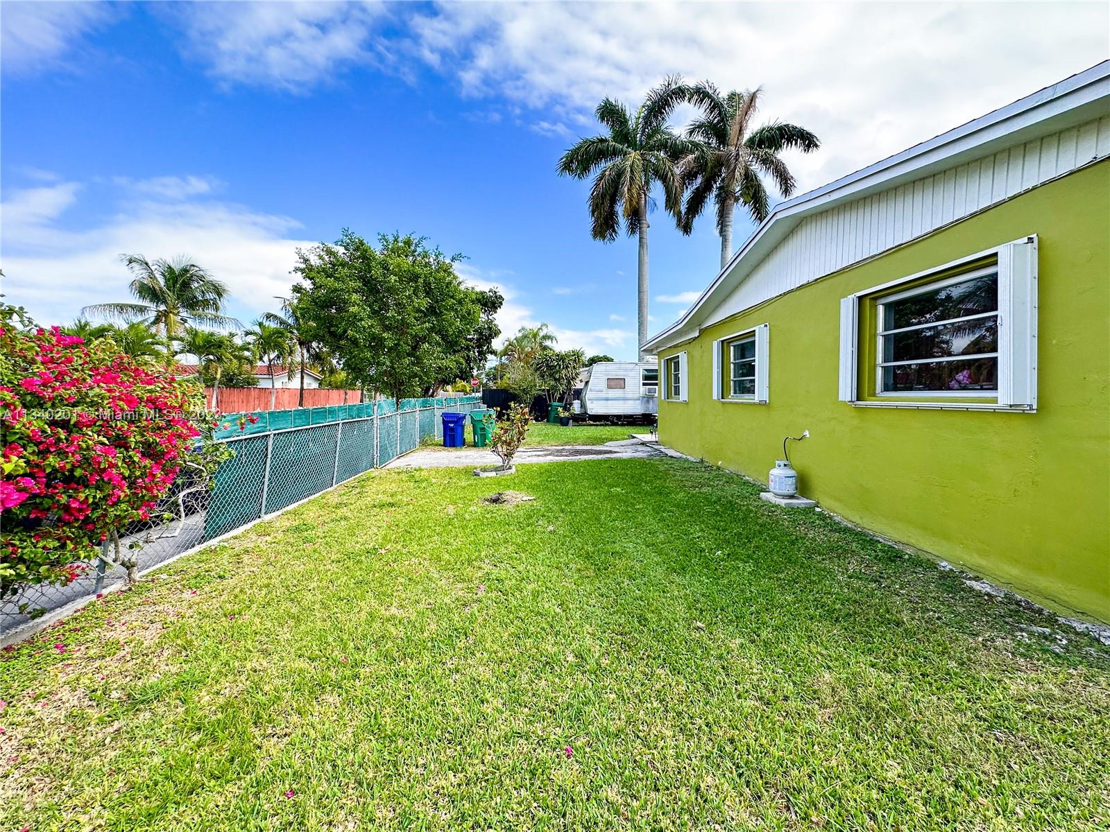 21 ST CENTURY HOMES 1ST S - Residential