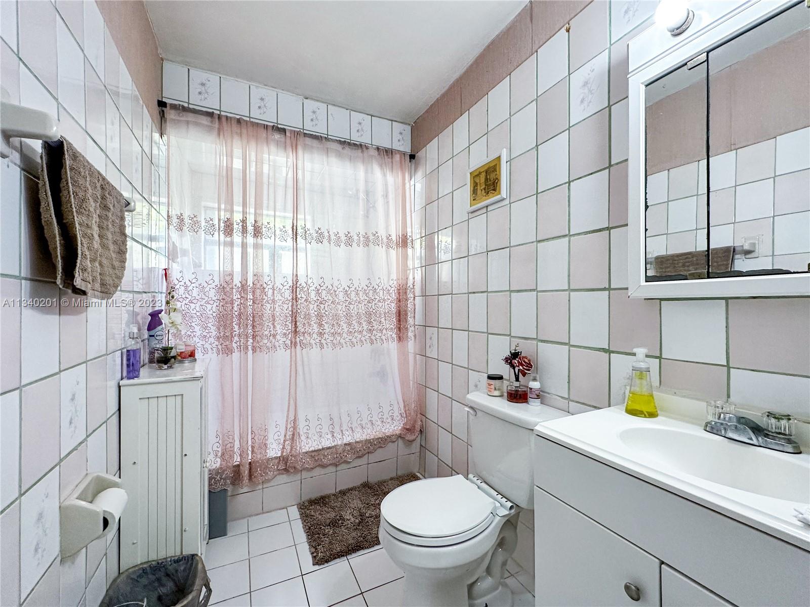 21 ST CENTURY HOMES 1ST S - Residential