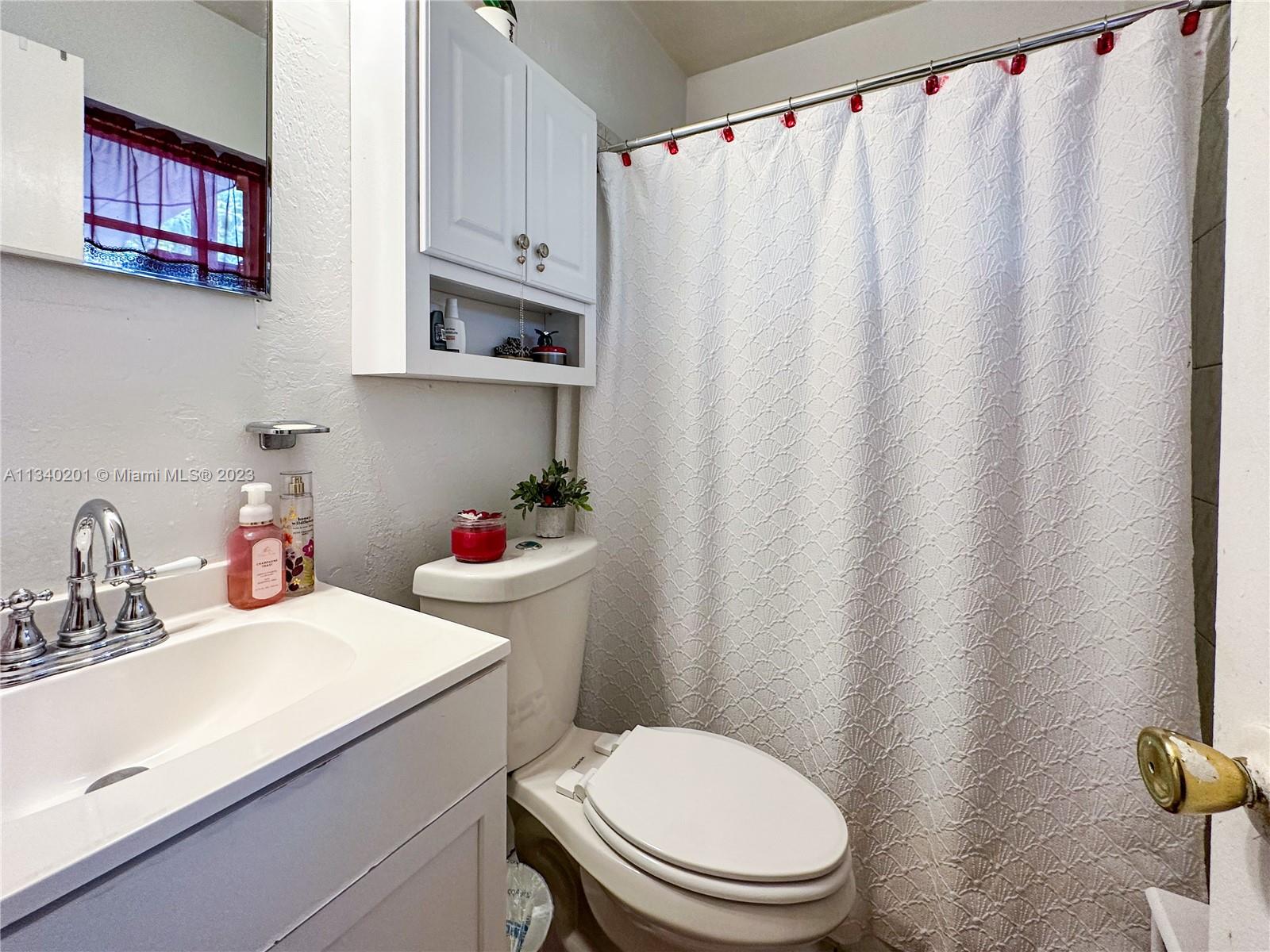 21 ST CENTURY HOMES 1ST S - Residential