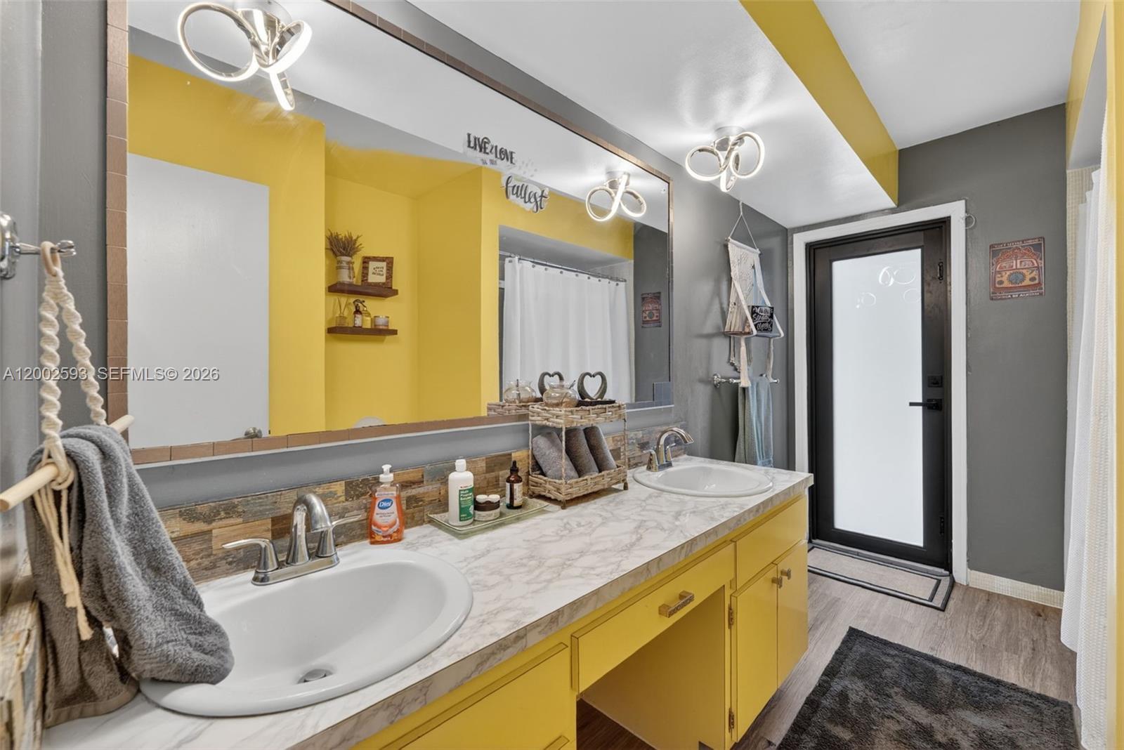 CONTINENTAL HOMES - Residential