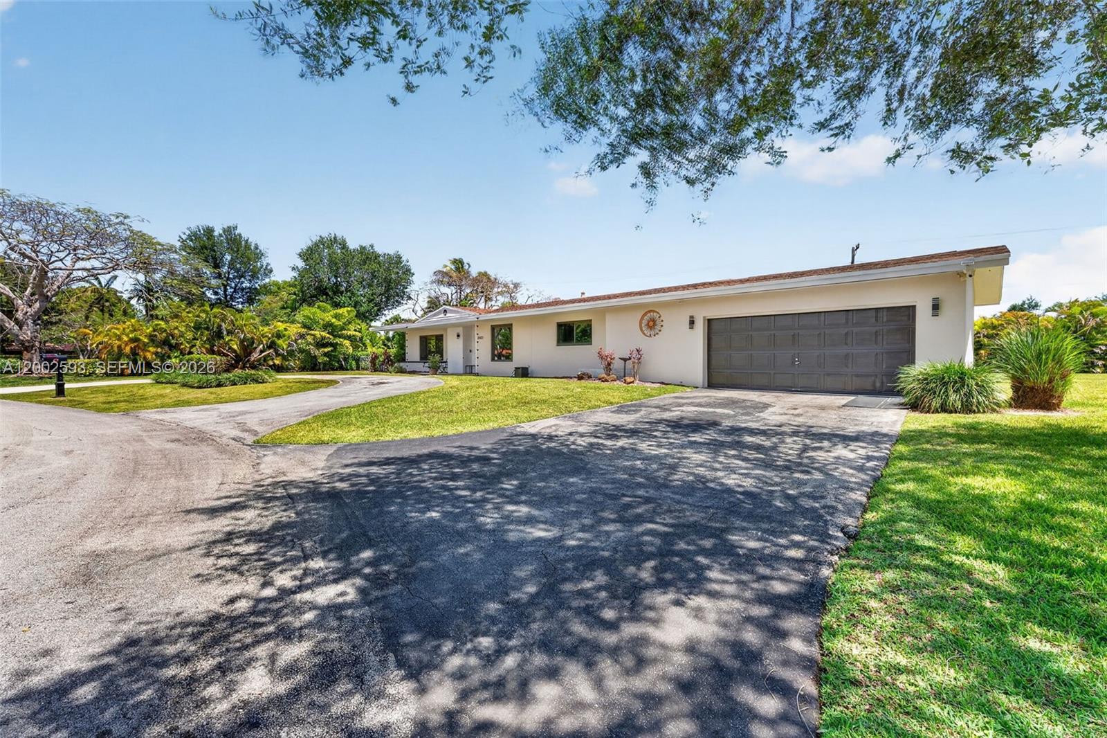 CONTINENTAL HOMES - Residential