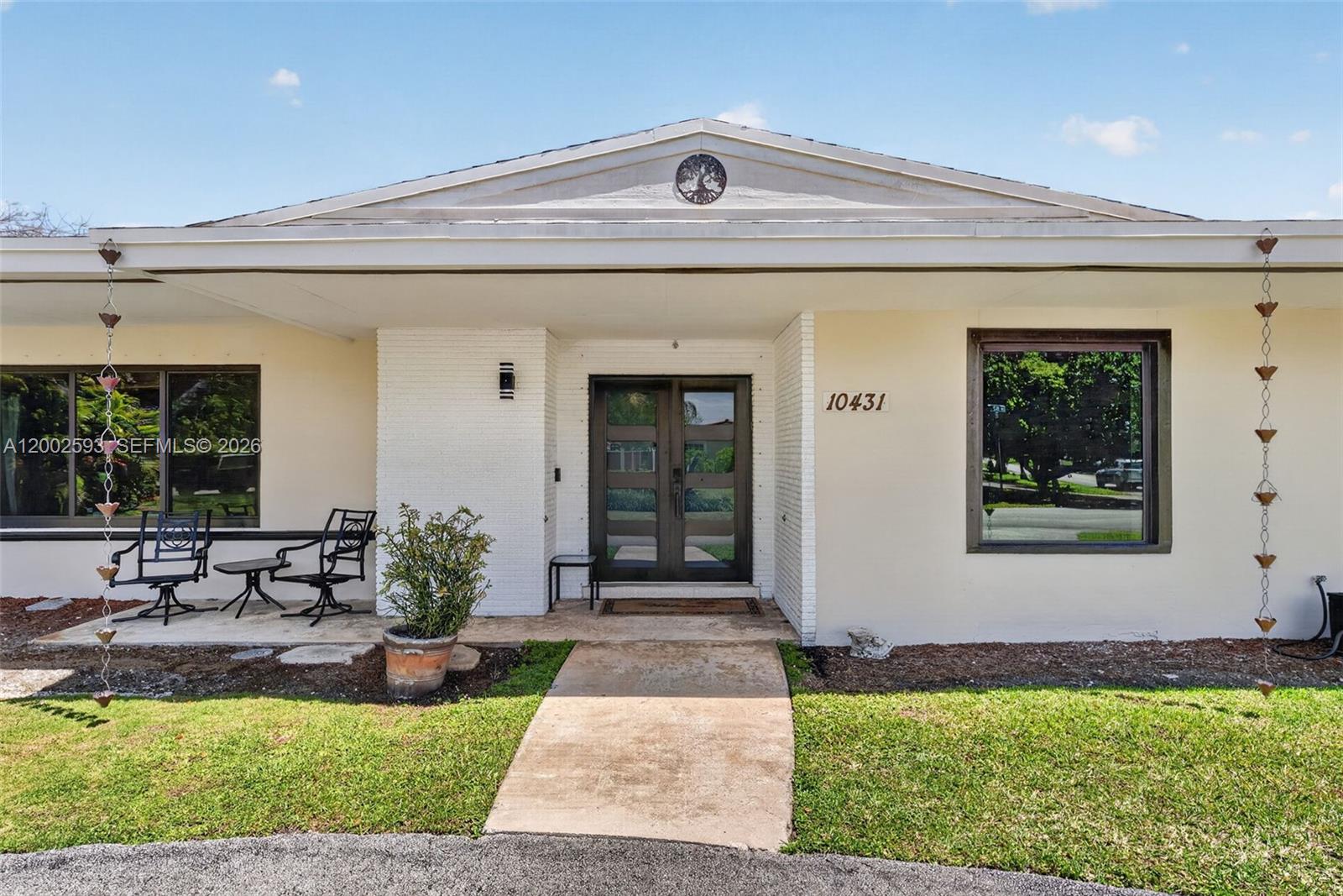 CONTINENTAL HOMES - Residential