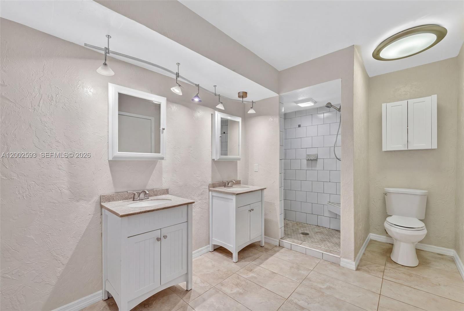 CONTINENTAL HOMES - Residential