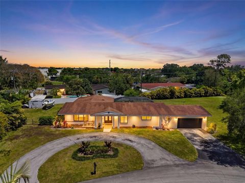 10431 SW 82nd Ct Miami FL 33156