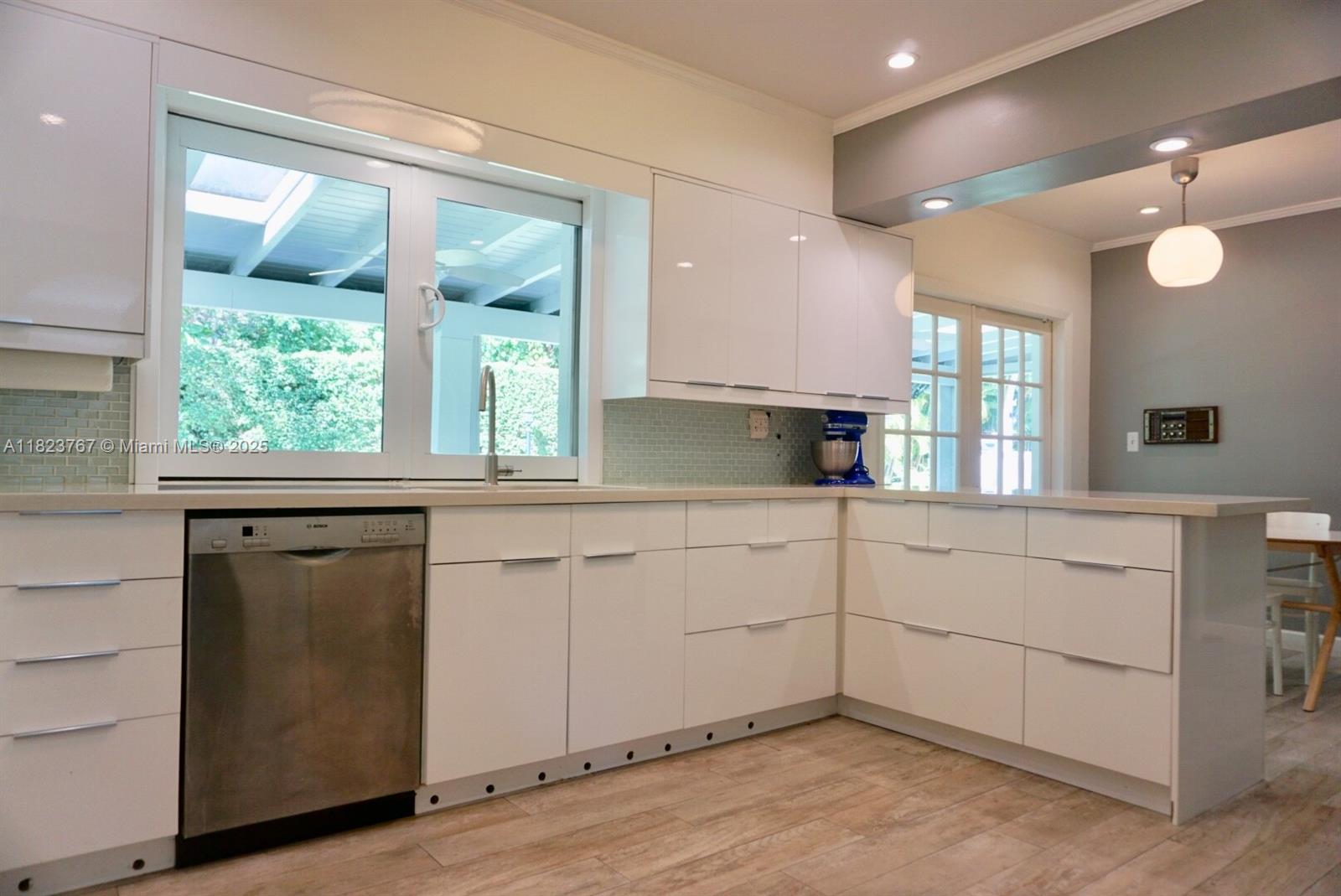 CUTLER BAY ESTATES - Residential Lease