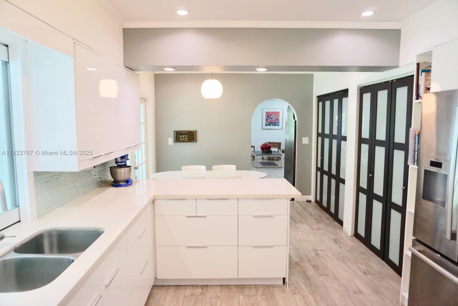 CUTLER BAY ESTATES - Residential Lease