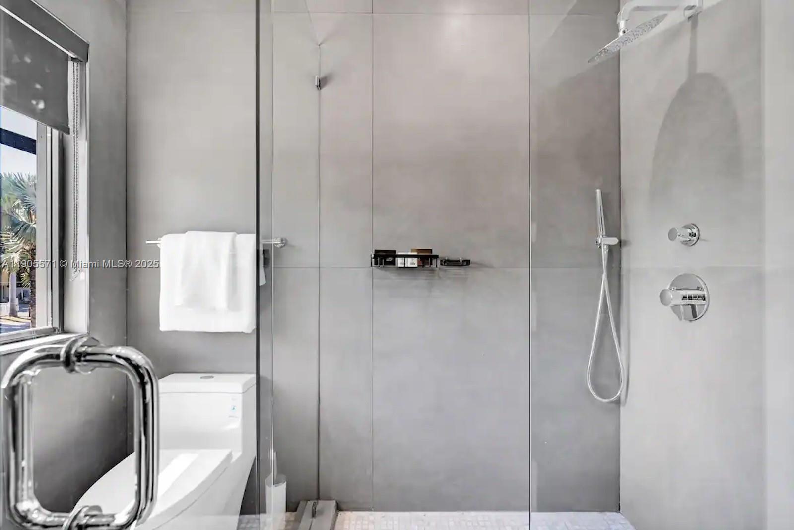 BUCCANEER PT (LARGO SOUND - Residential Lease