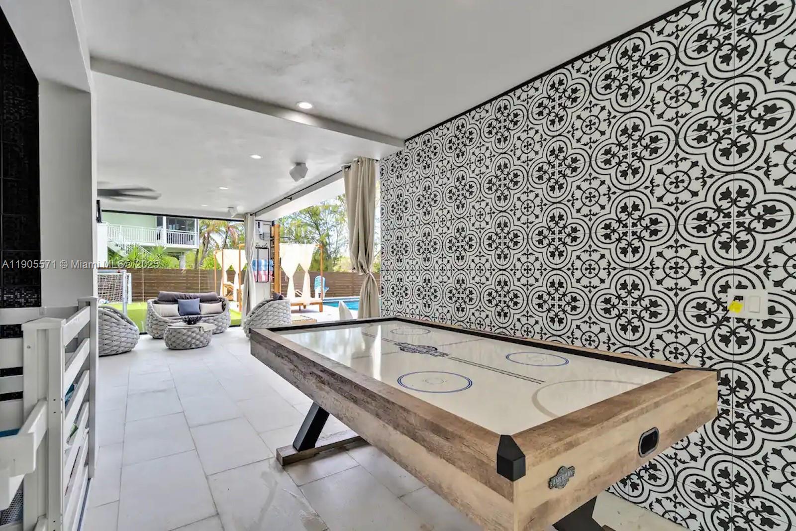 BUCCANEER PT (LARGO SOUND - Residential Lease