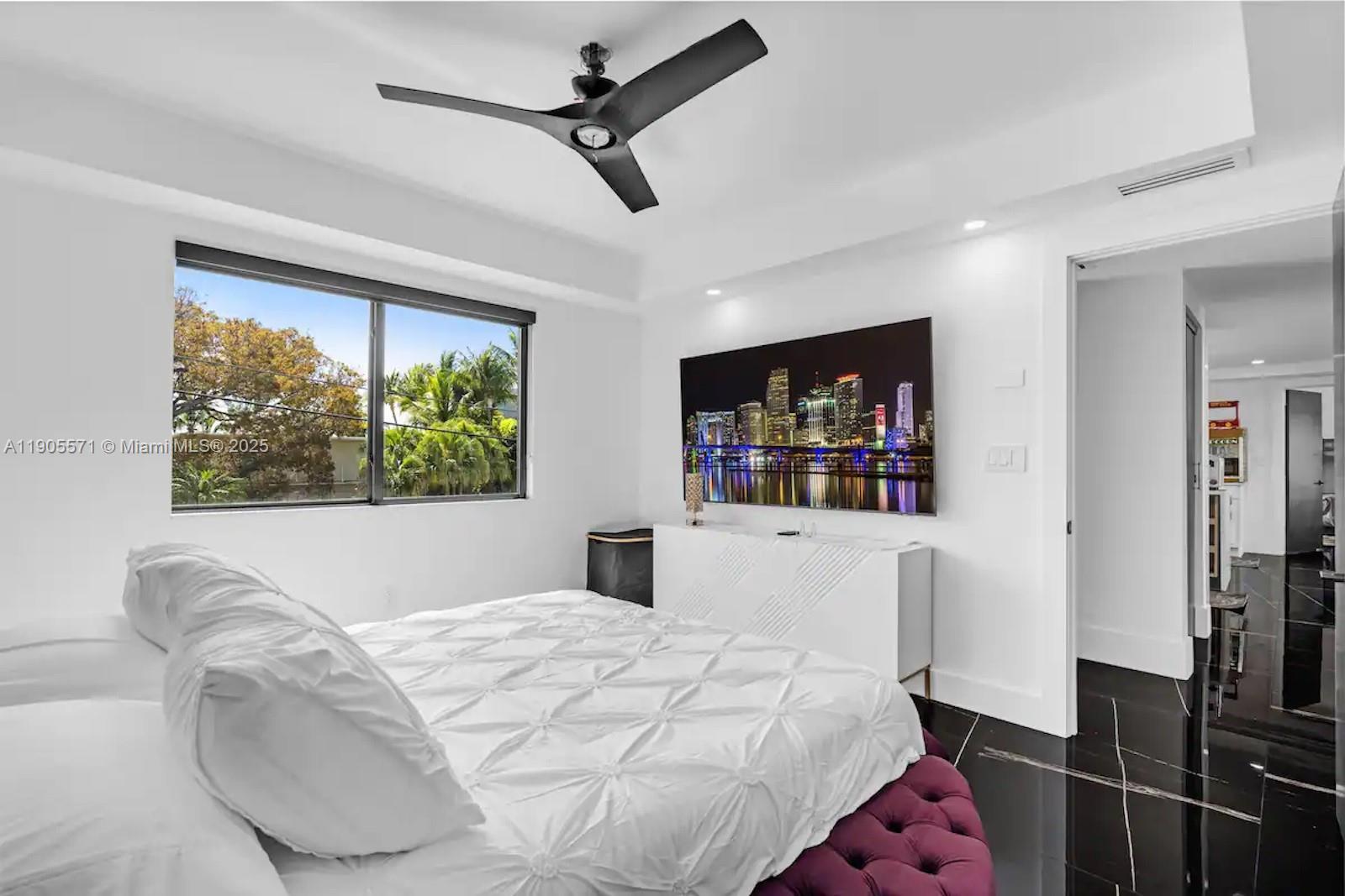 BUCCANEER PT (LARGO SOUND - Residential Lease