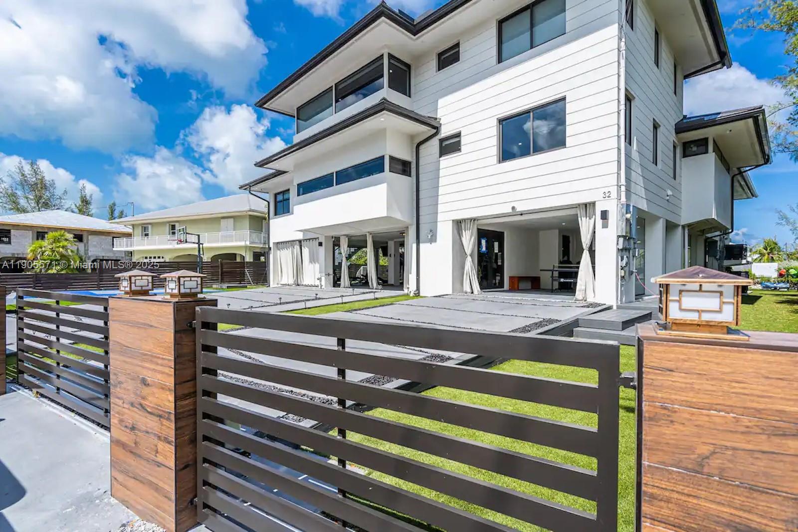 BUCCANEER PT (LARGO SOUND - Residential Lease