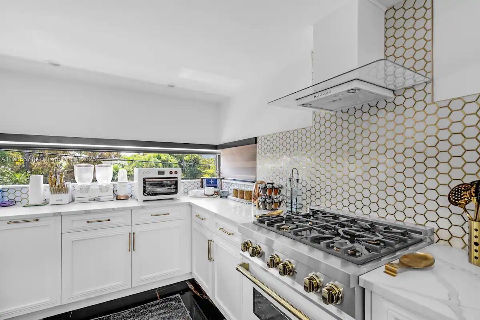 BUCCANEER PT (LARGO SOUND - Residential Lease