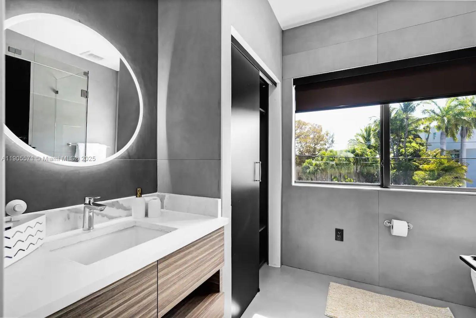 BUCCANEER PT (LARGO SOUND - Residential Lease