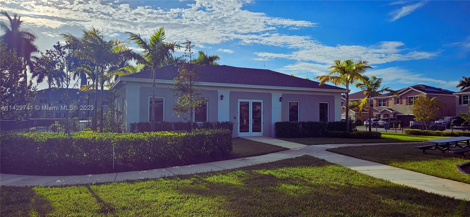 WALDEN PLACE - Residential