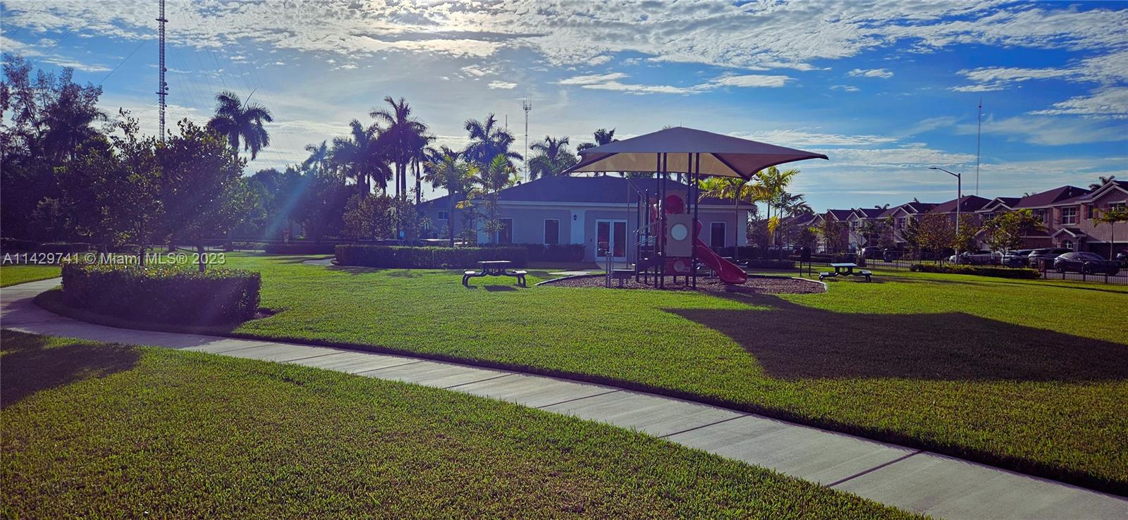WALDEN PLACE - Residential