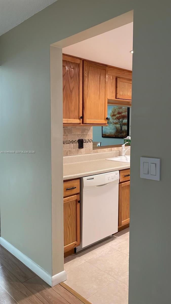 MEADOWBROOK LAKES VIEW CO - Residential