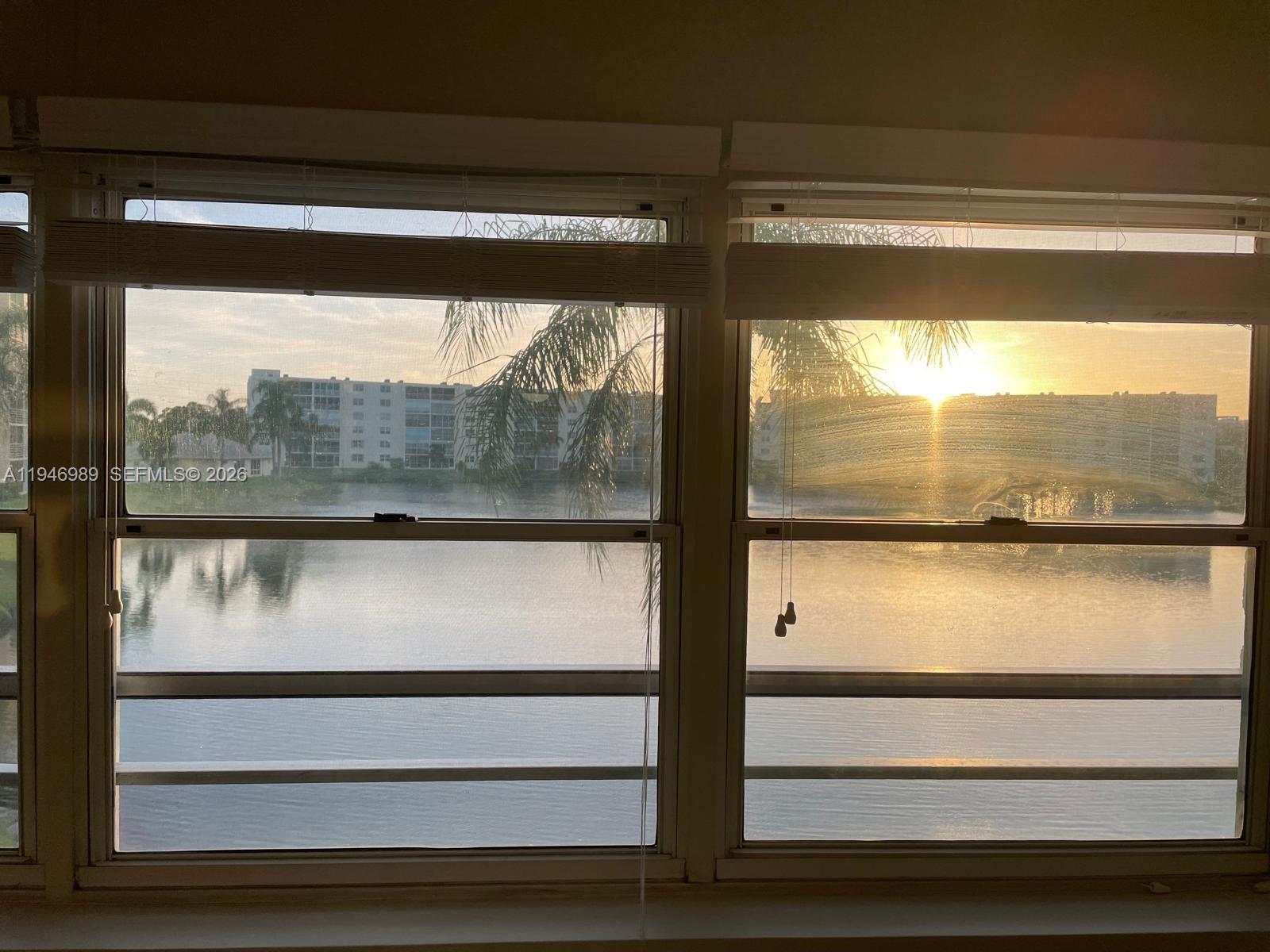 MEADOWBROOK LAKES VIEW CO - Residential