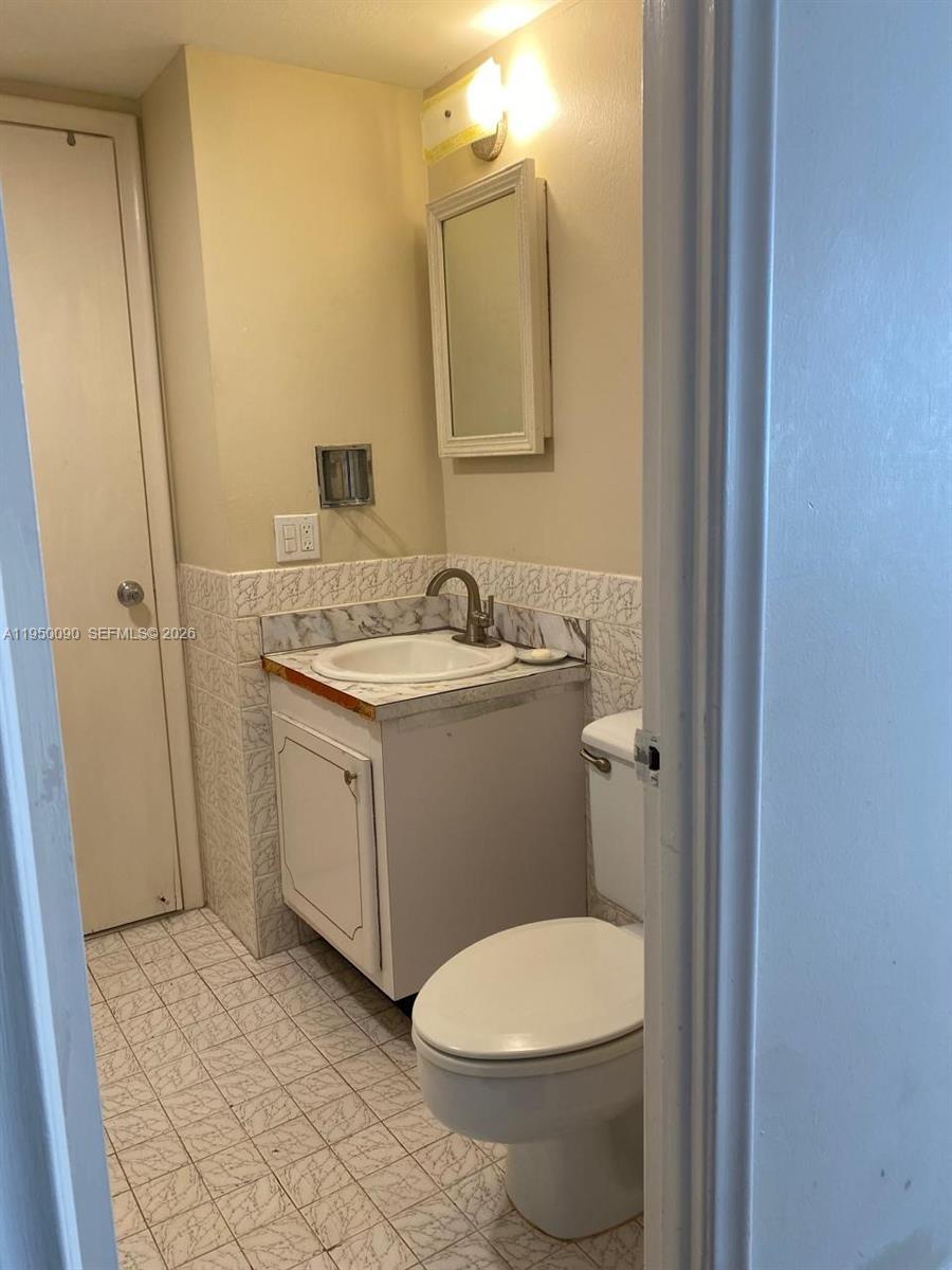 IMPERIAL TOWERS CONDO - Residential