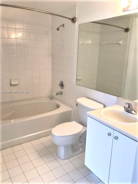 5077 NW 7th St 807