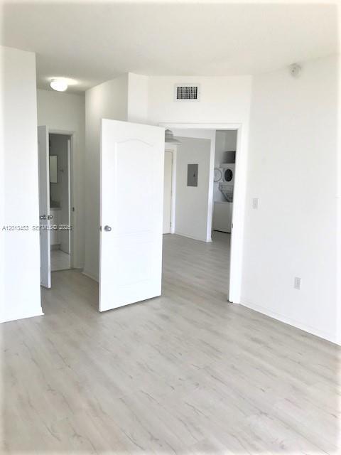 5077 NW 7th St 807