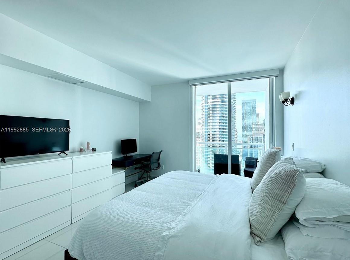 THE PLAZA 851 BRICKELL CO - Residential