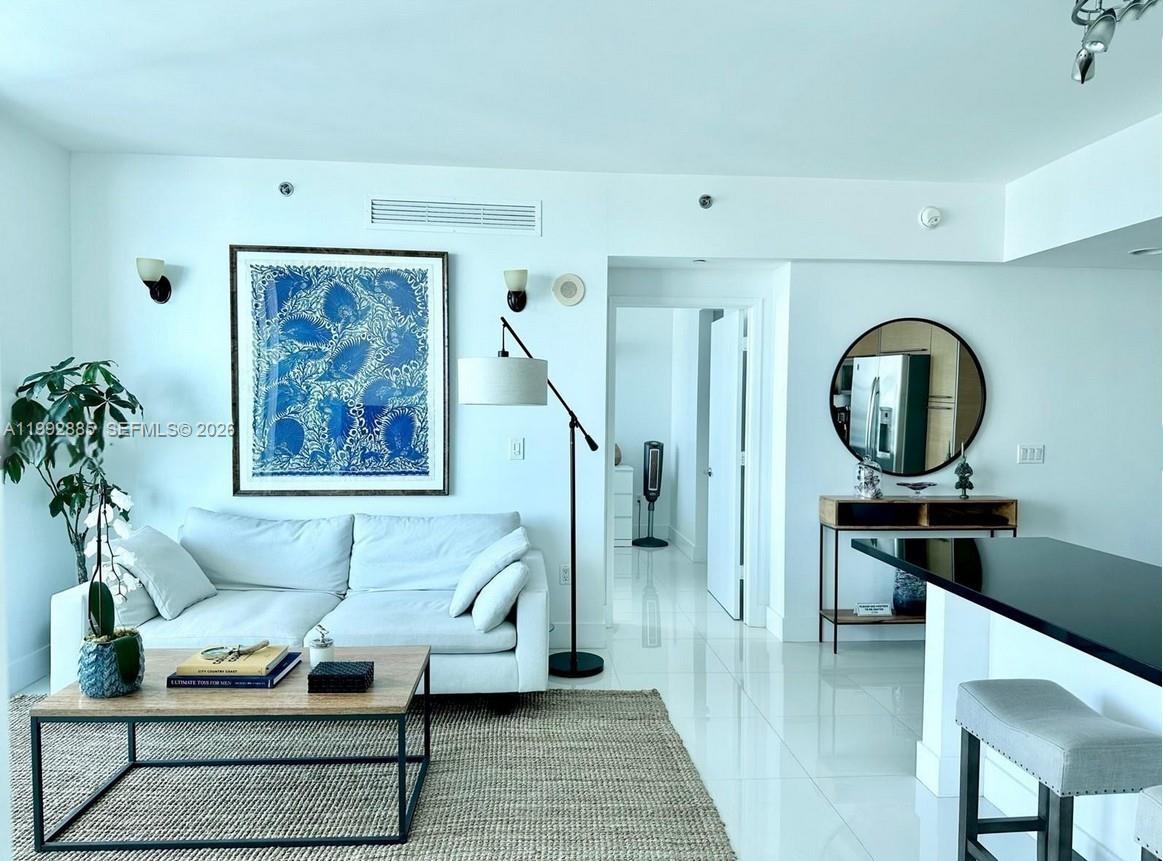 950 Brickell Bay Dr 3807