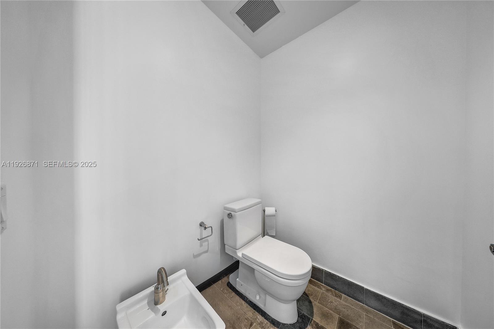 MARQUIS CONDO - Residential