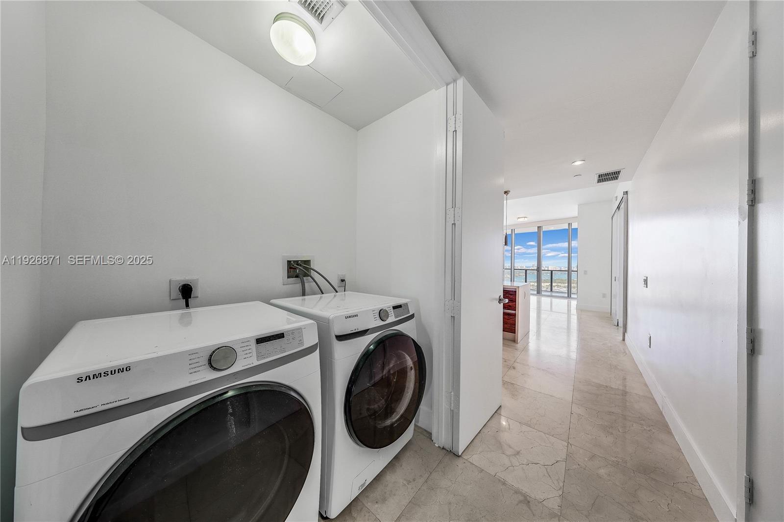 MARQUIS CONDO - Residential