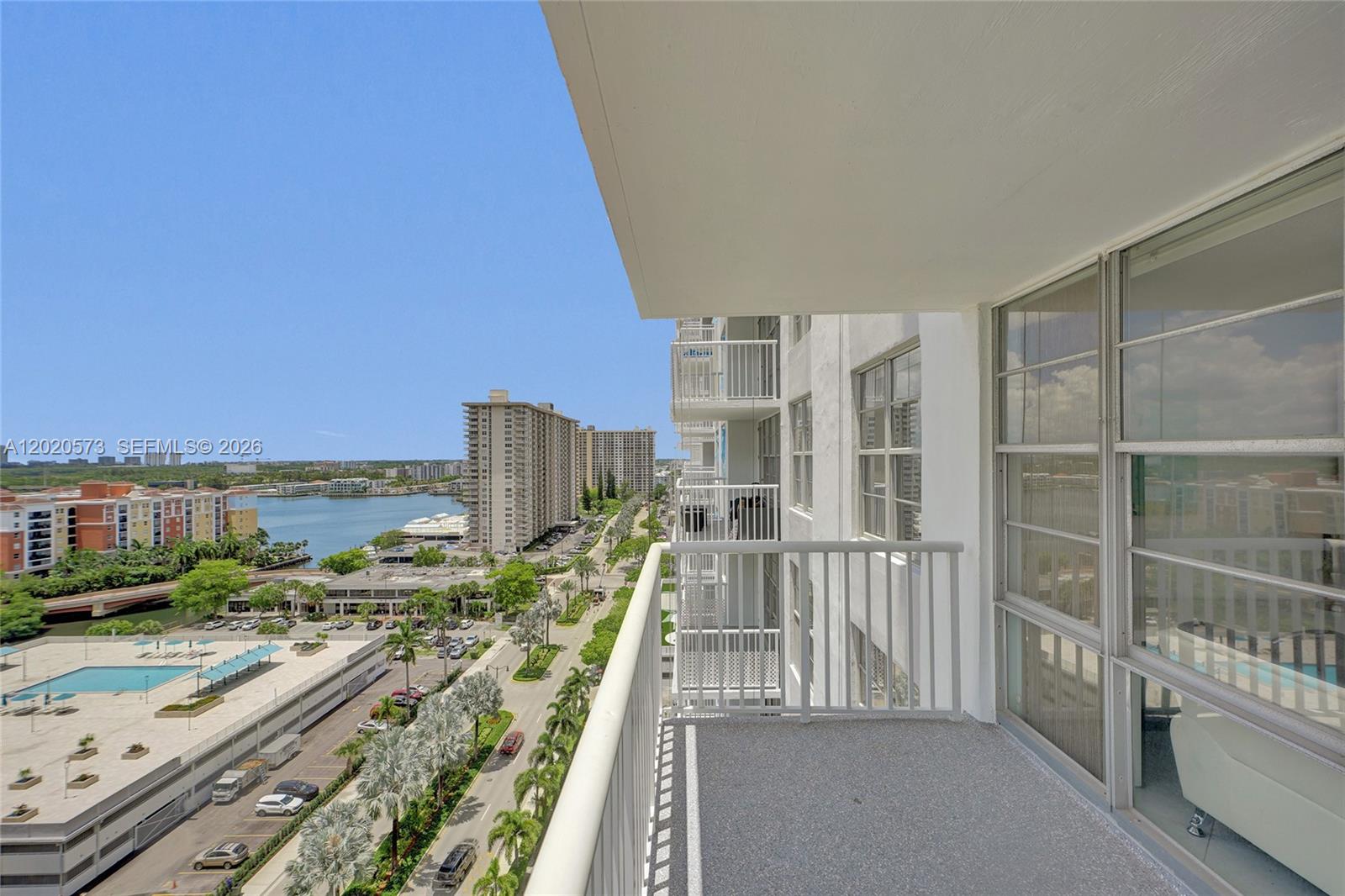WINSTON TOWERS 400 CONDO - Residential