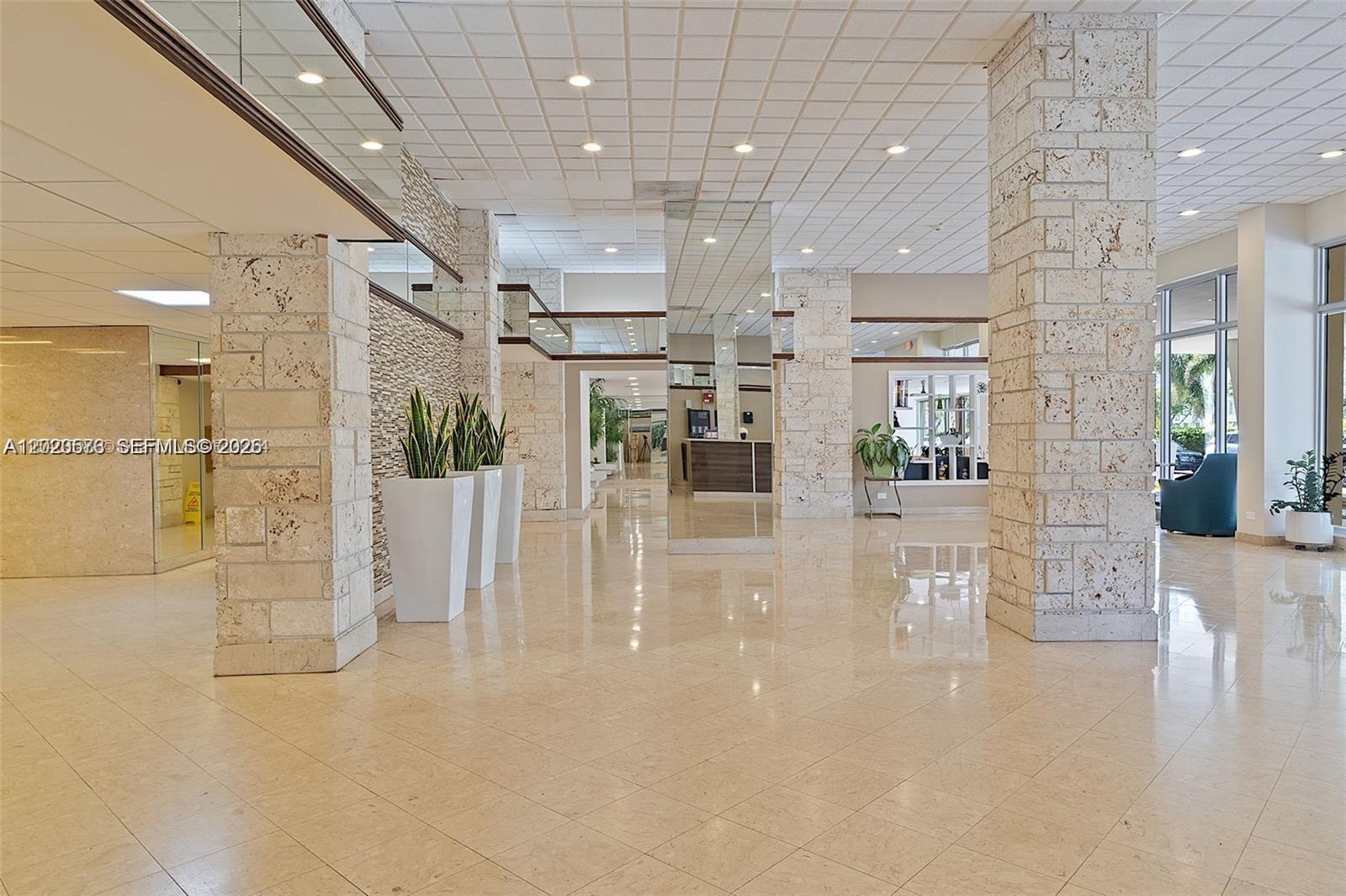 WINSTON TOWERS 400 CONDO - Residential