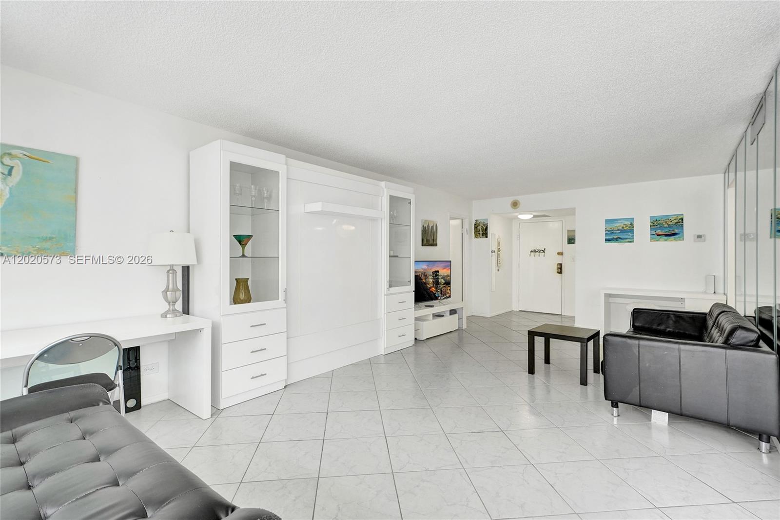 WINSTON TOWERS 400 CONDO - Residential