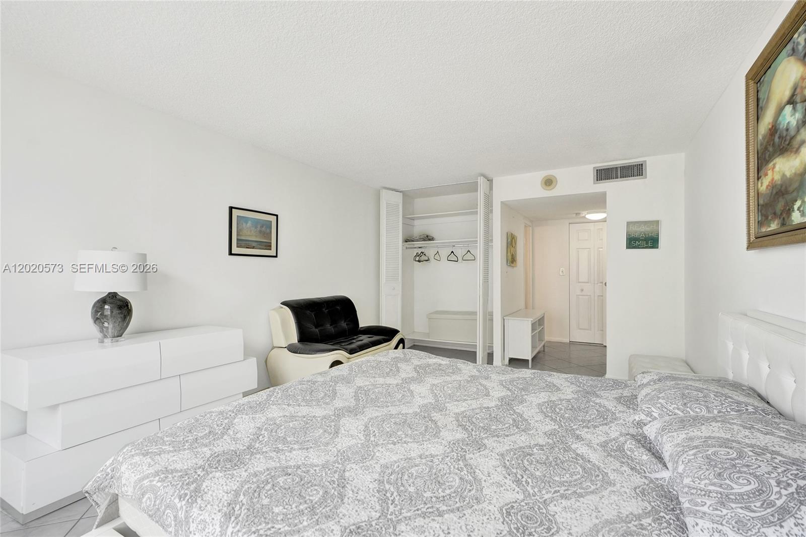 WINSTON TOWERS 400 CONDO - Residential