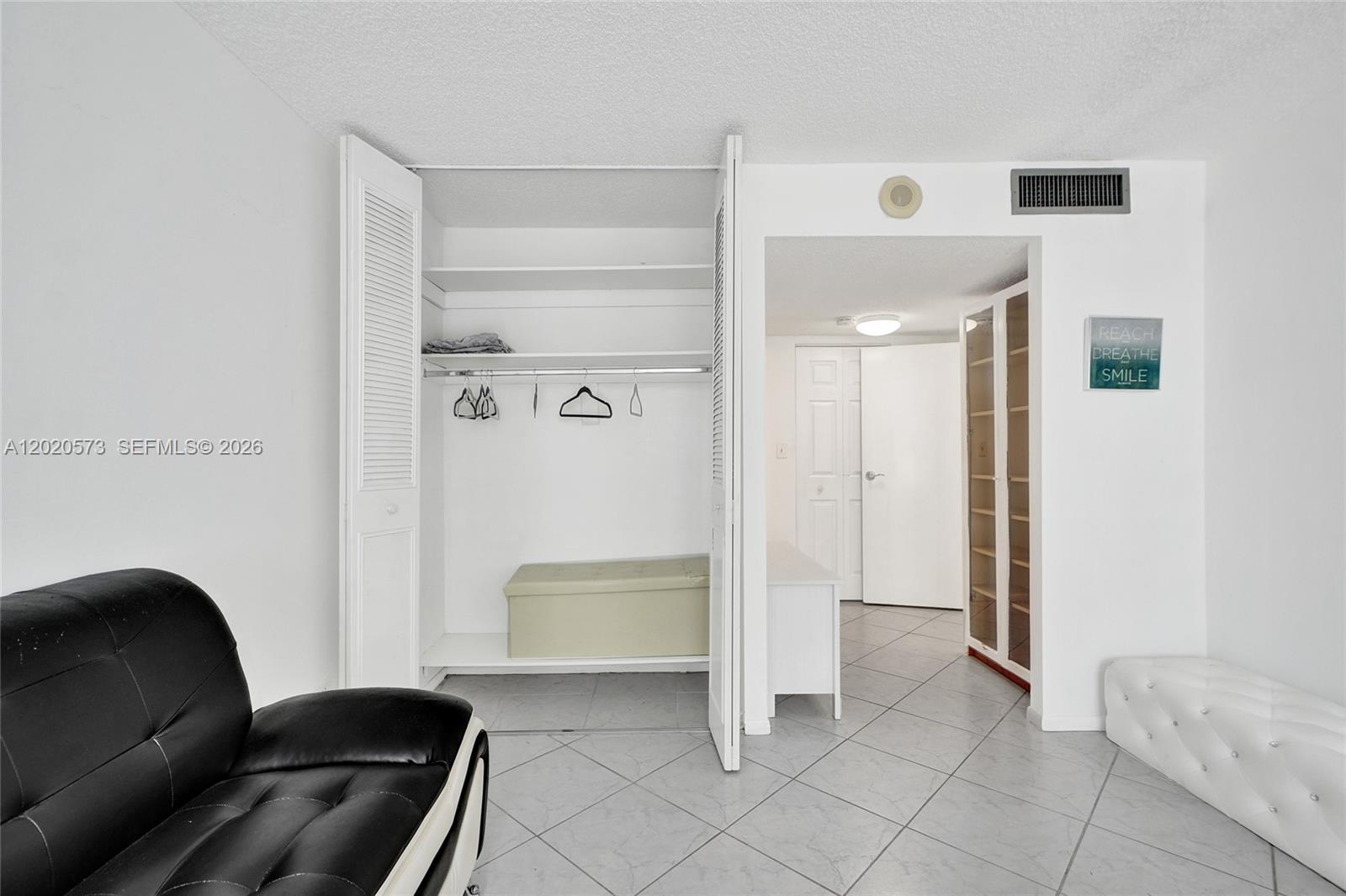 WINSTON TOWERS 400 CONDO - Residential