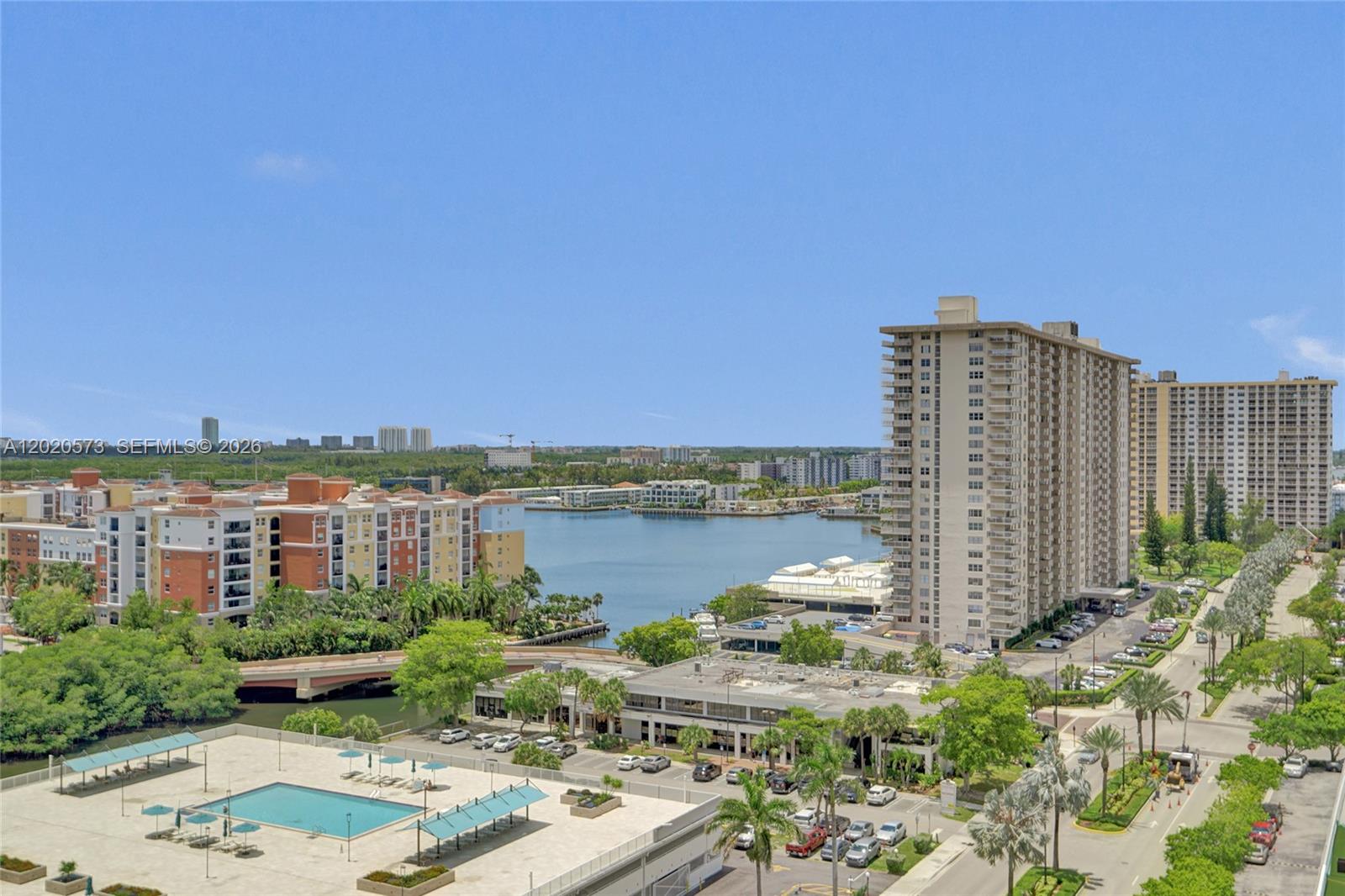 WINSTON TOWERS 400 CONDO - Residential