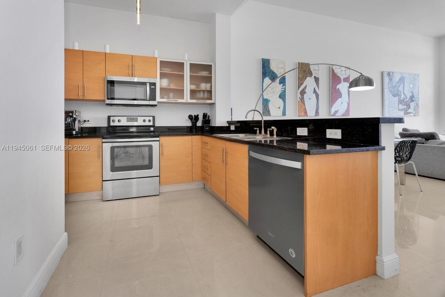 NEW WAVE CONDO - Residential