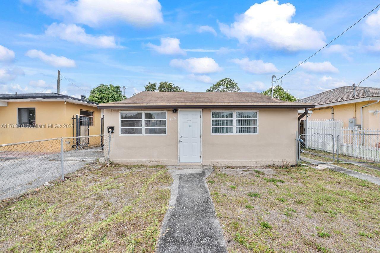 623 E 55th St, Hialeah, Miami-Dade County, Florida - 4 Bedrooms  
2 Bathrooms - 