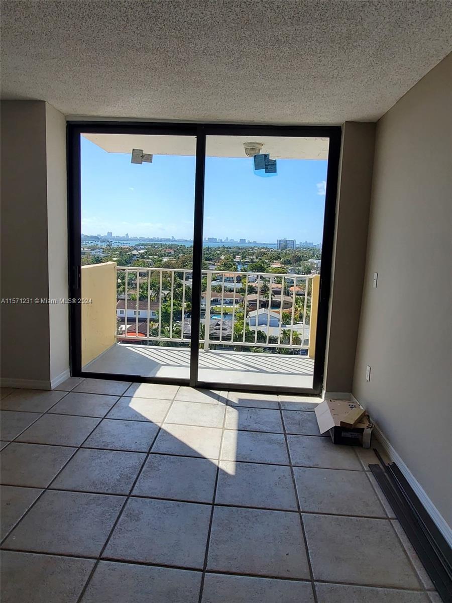 VECINO DEL MAR CONDO - Residential Lease